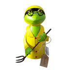 Zaunhocker Frosch mit Gabel