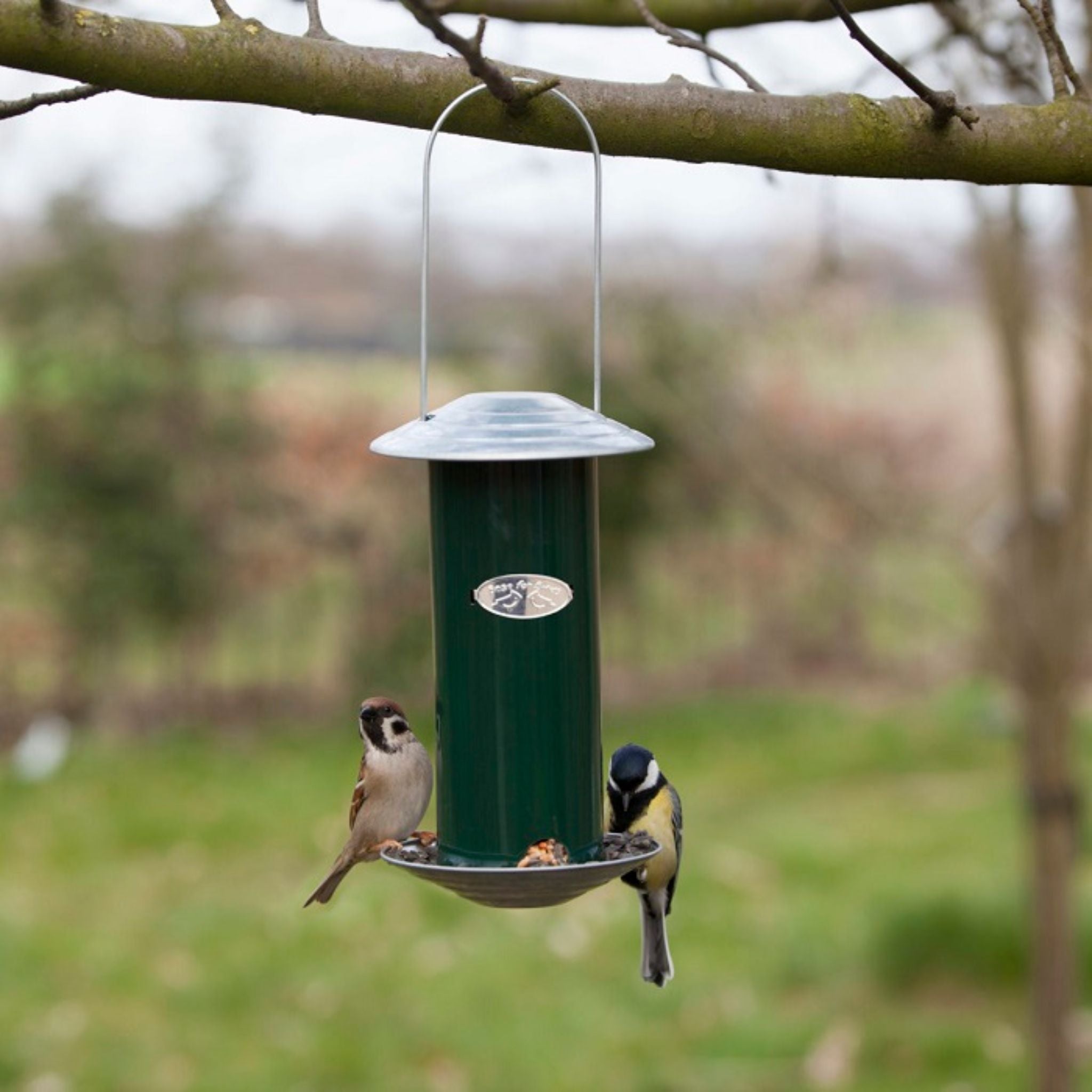 Vogelfuttersilo im Landhausstil