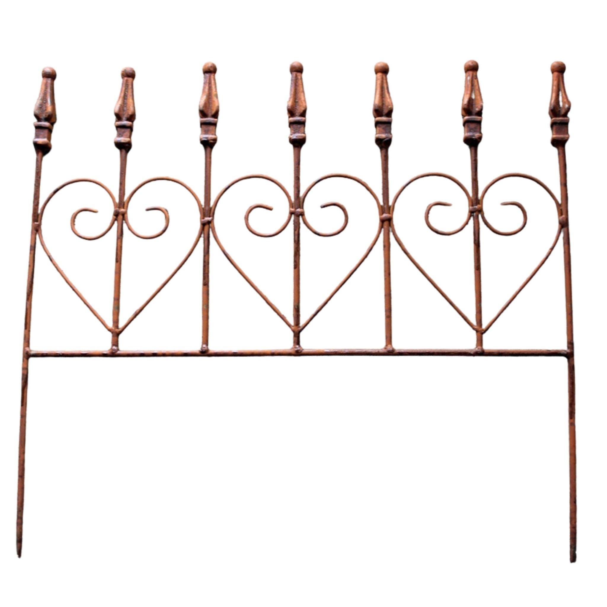 Rankgitter Edelrost mit Herzmotiv, H48 x B53 cm