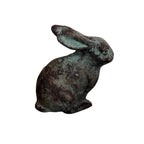 Gartenfigur Hase patiniert