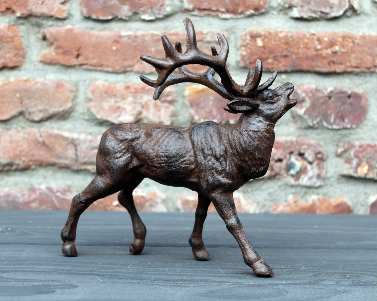 Hirsch röhrend Gusseisen