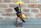 Zaunhocker Rabe mit Schirm Gartenfigur