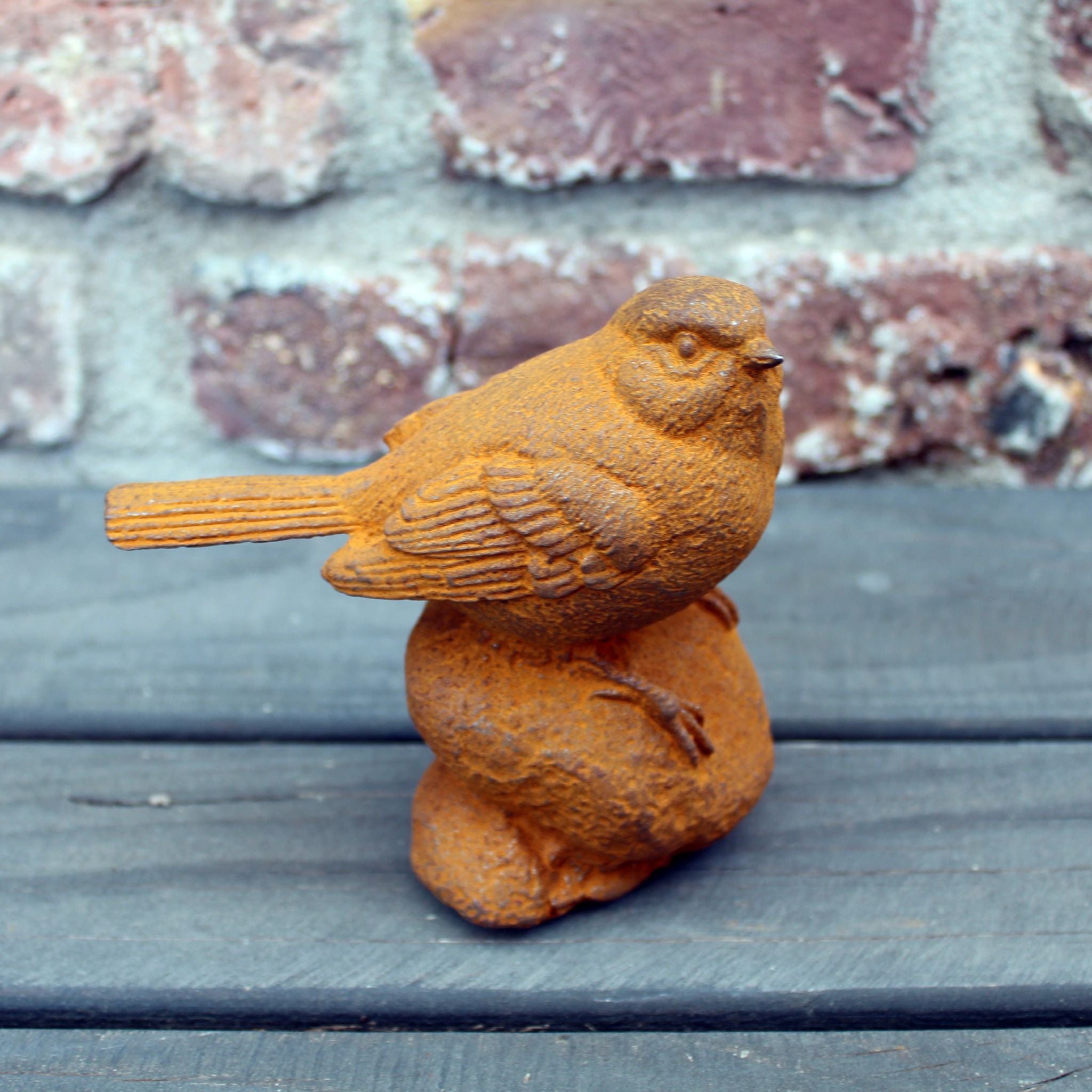 Gartenfigur Vogel auf Stein II