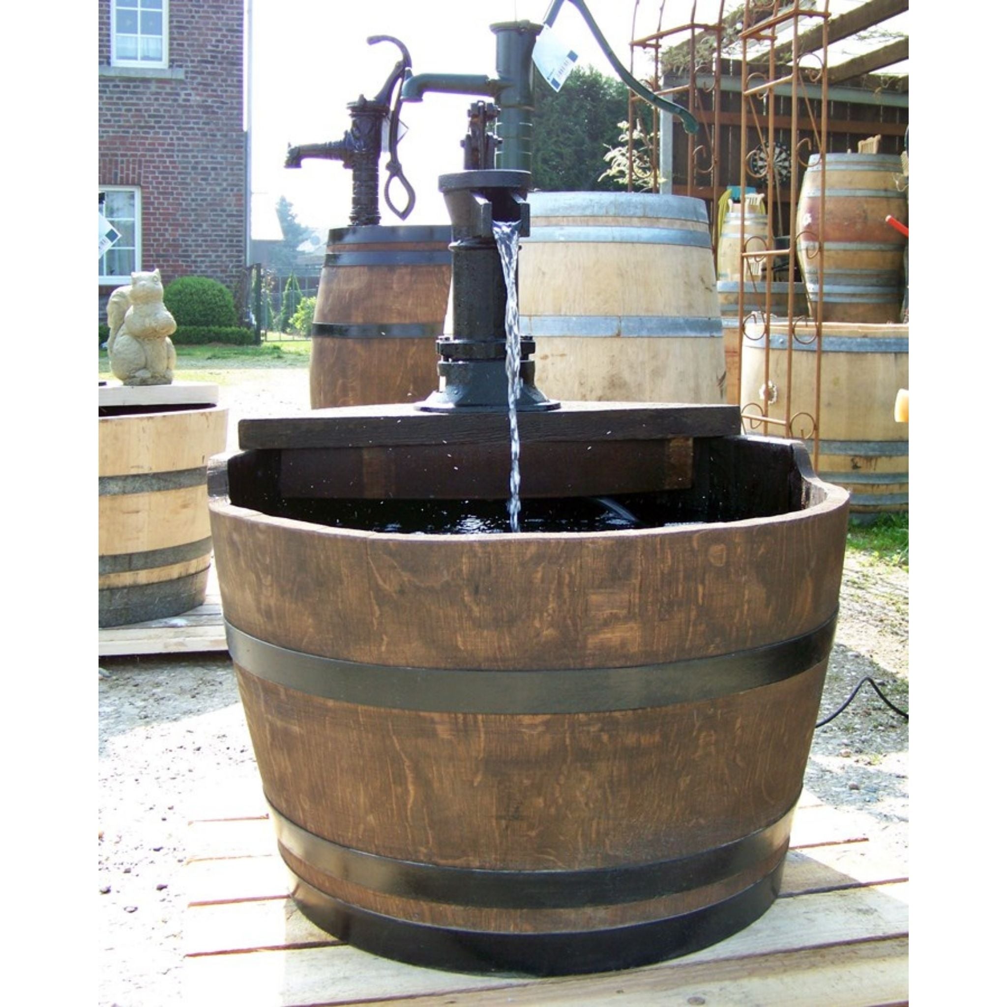 Weinfass Wasserspiel m. Pitcherpumpe