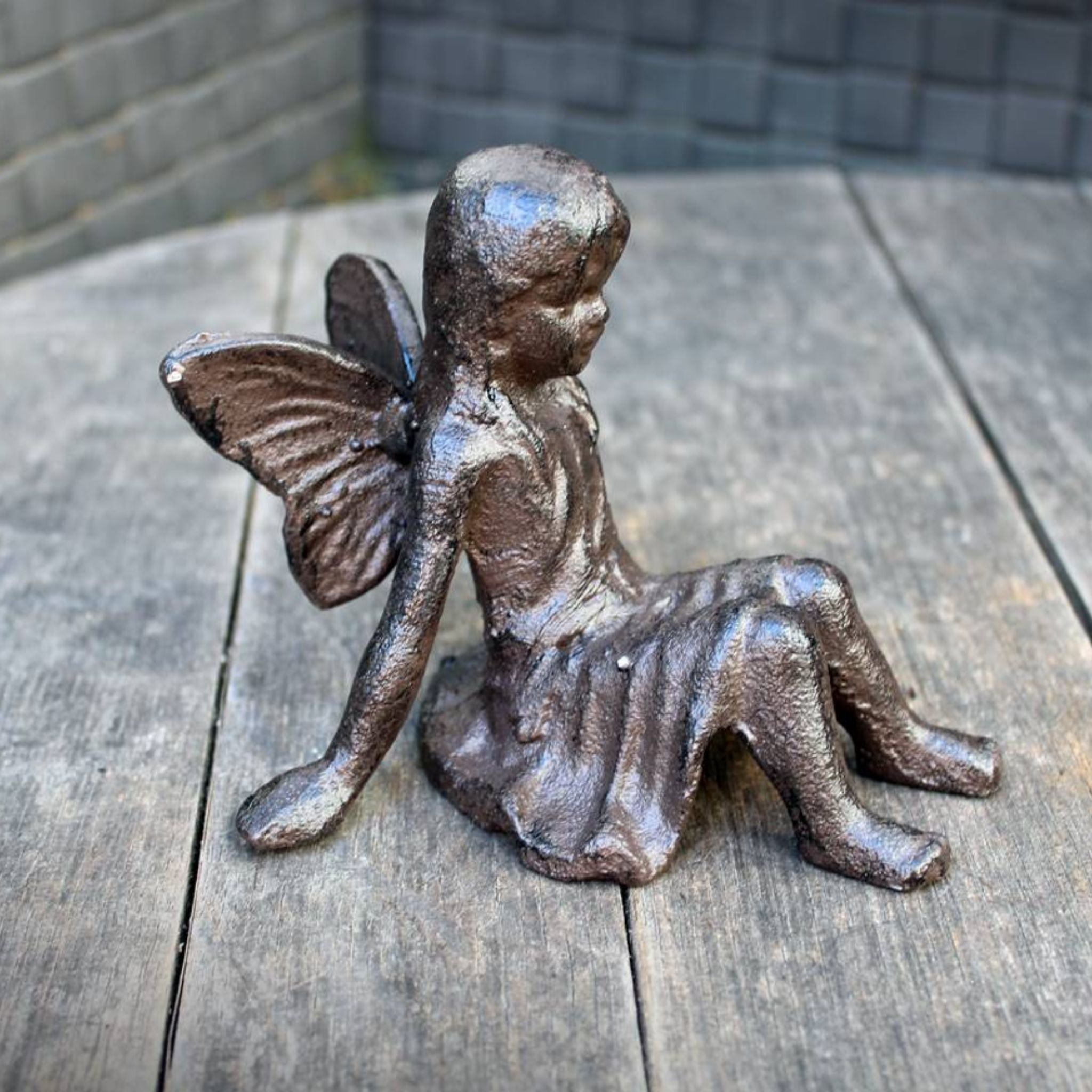 Gartenfigur Engel sitzend Gusseisen