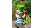 Zaunhocker Frosch mit Rettungsring