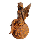 Gartenfigur Elfe auf Blütenkugel