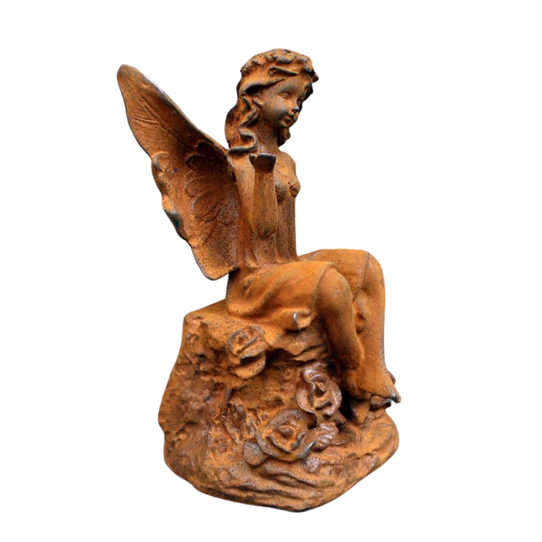 Gartenfigur Elfe auf Sockel sitzend