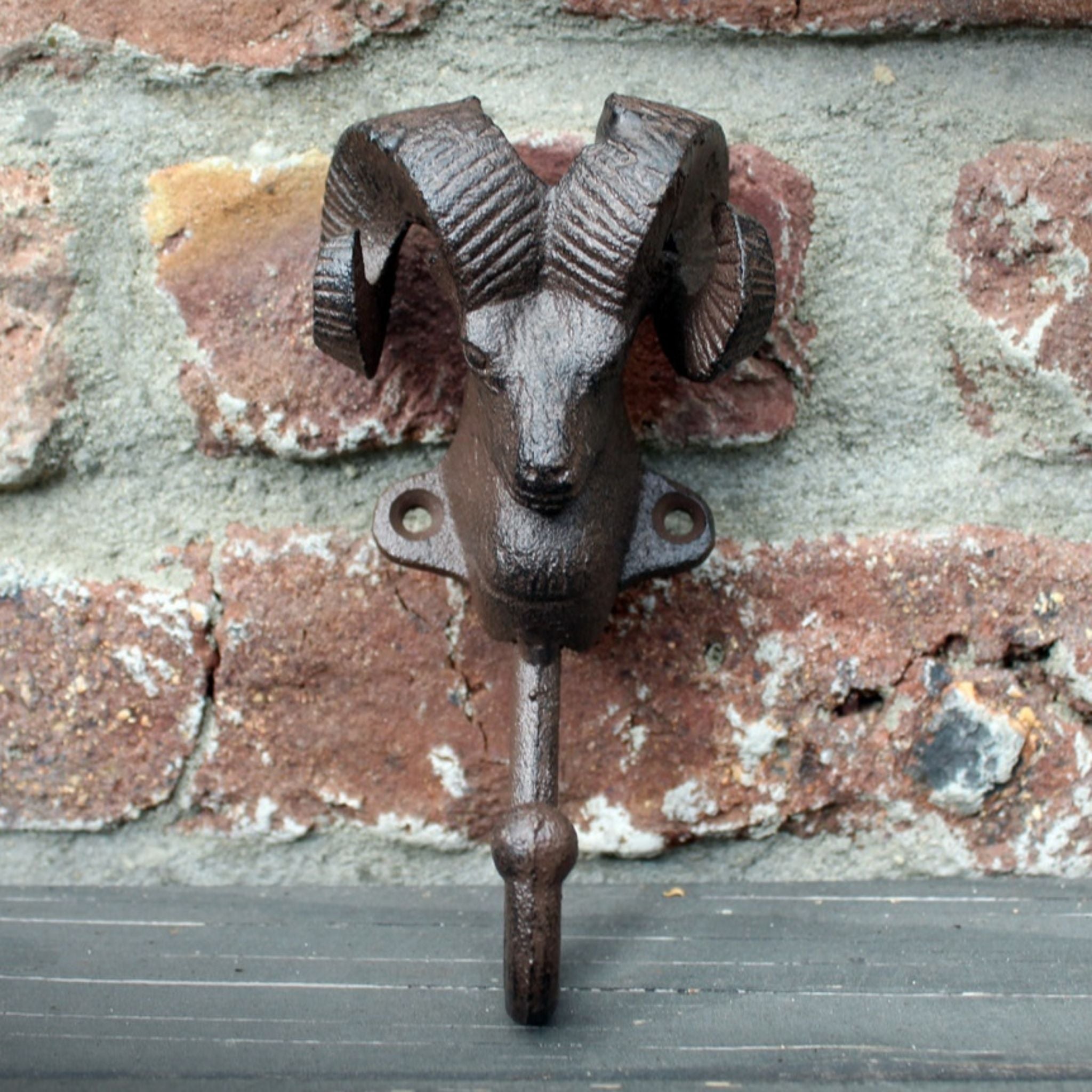 Gusseisen Wandhaken Widder Bock Alpen-Stil Antikbraun