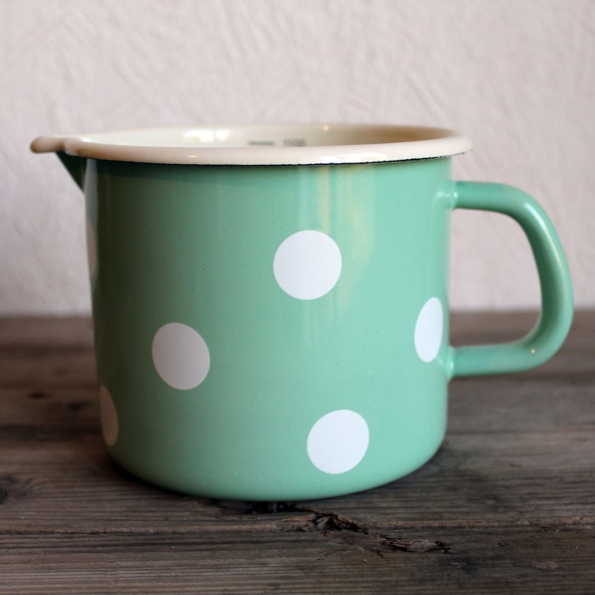 Emaille Milchtopf Mint Weiß gepunktet 1L mit Skala