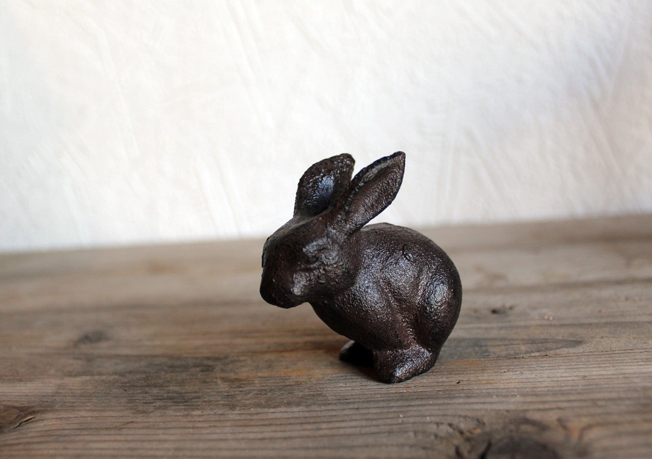 Dekofigur Hase hoppelnd