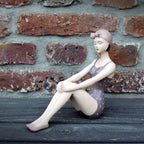 Badefrau Dekofigur sitzend Retro-Look Mauve 20 cm
