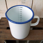 Emaille Messbecher Weiß Blau im Landhaus-Stil 1 Liter