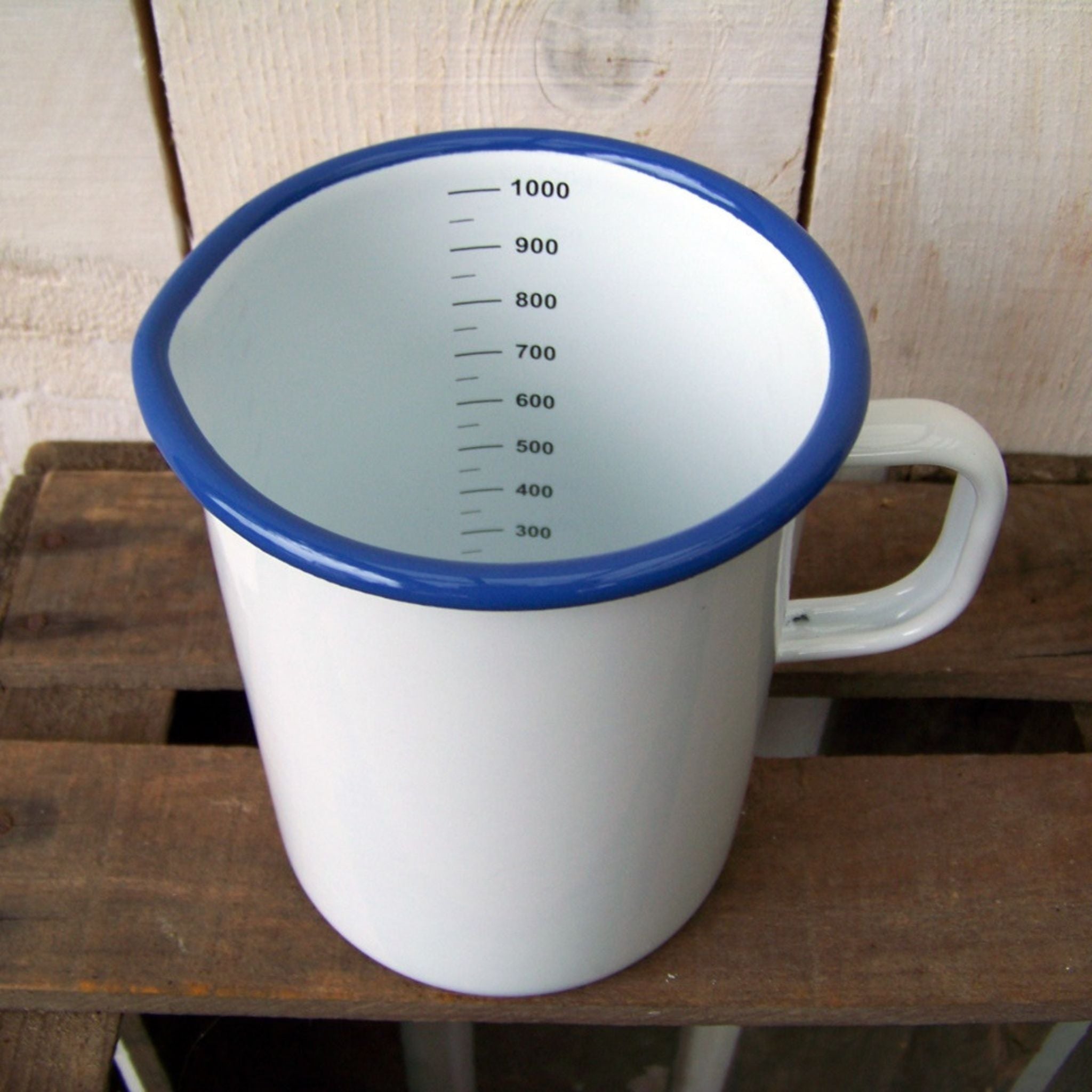 Emaille Messbecher Weiß Blau im Landhaus-Stil 1 Liter