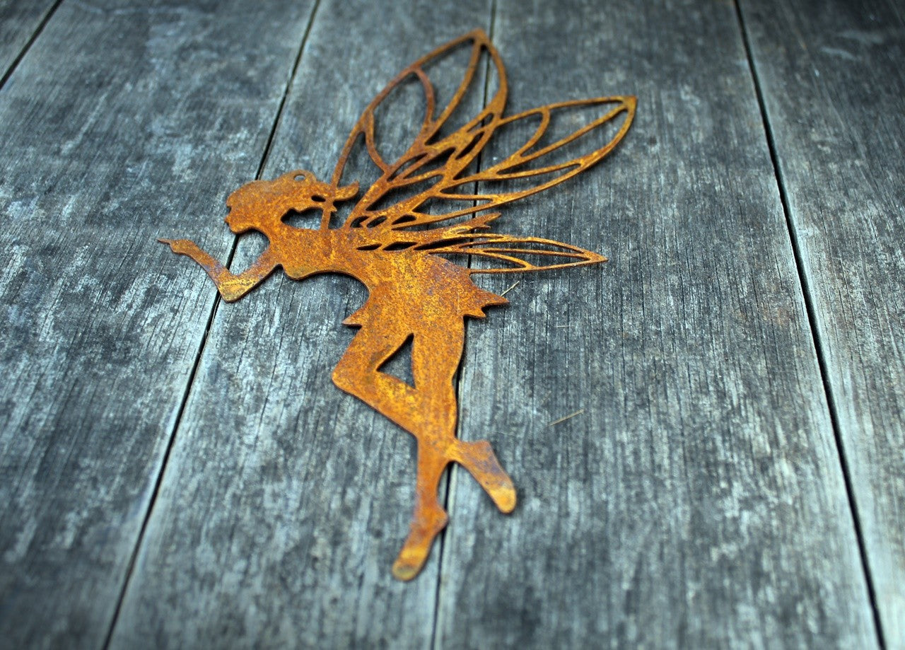 Gartenfigur Elfe Handkuss Edelrost