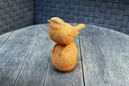 Gartenfigur Vogel auf Stein II