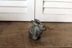 Gartenfigur Hase patiniert