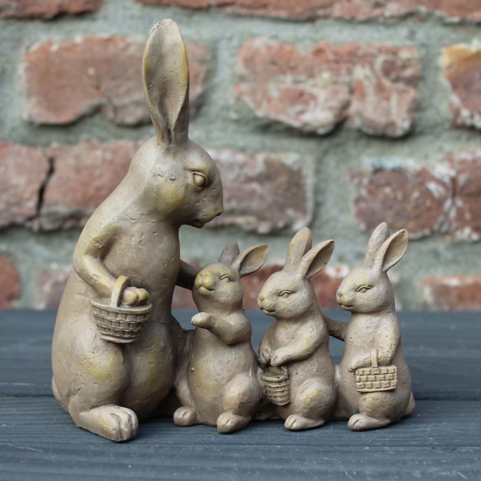 Dekofigur Hasenfamilie Hasenmama mit Kindern 16,5 cm