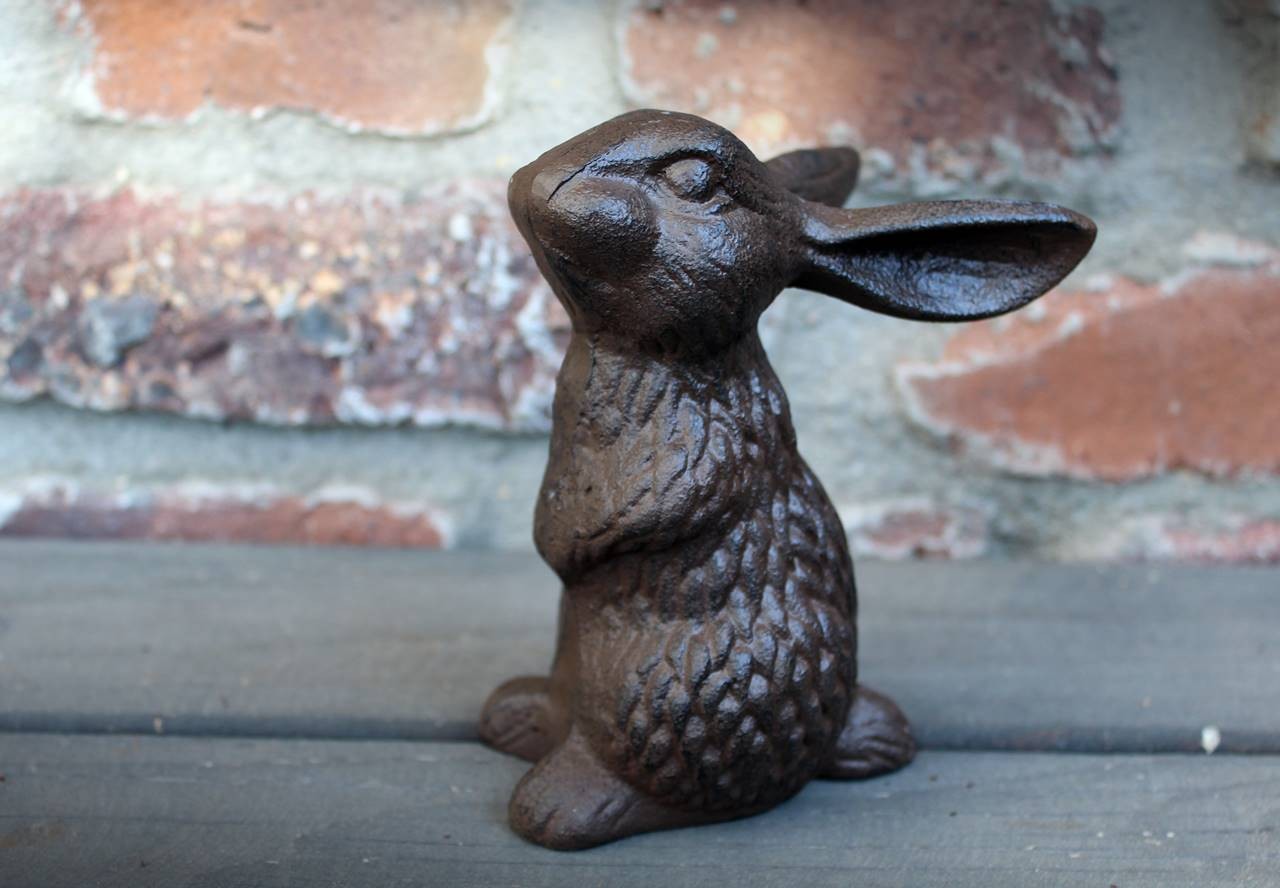 Gartenfigur Hase schauend Gusseisen