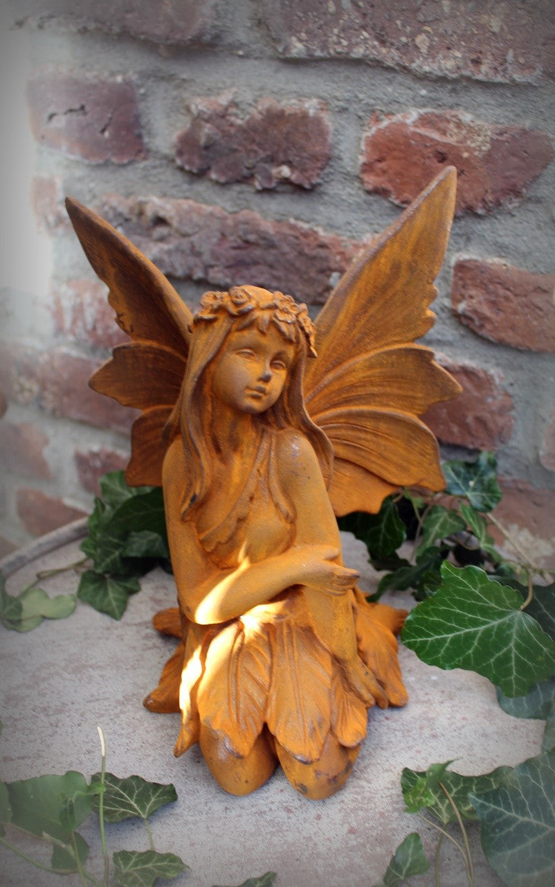 Gartenfigur Elfe knieend