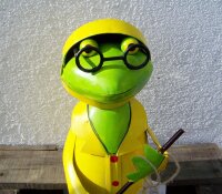 Zaunhocker Frosch mit Harke