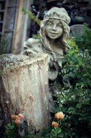 Gartenfigur Waldbewohnerin Brünhild