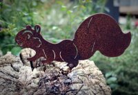 Gartenstecker Eichhörnchen laufend