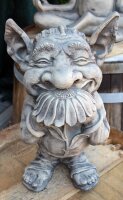 Gartenfigur Troll Arvid mit Blume