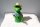 Zaunhocker Gärtner Frosch Rechen